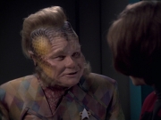 extant_StarTrek_VOY_6x21-LiveFastAndProsper_02908.jpg