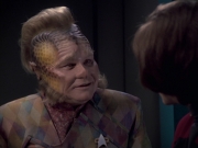 extant_StarTrek_VOY_6x21-LiveFastAndProsper_02909.jpg