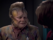 extant_StarTrek_VOY_6x21-LiveFastAndProsper_02911.jpg