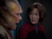 extant_StarTrek_VOY_6x21-LiveFastAndProsper_02915.jpg