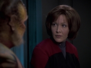 extant_StarTrek_VOY_6x21-LiveFastAndProsper_02916.jpg