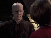 extant_StarTrek_VOY_6x21-LiveFastAndProsper_03233.jpg