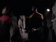 extant_StarTrek_VOY_6x21-LiveFastAndProsper_03476.jpg