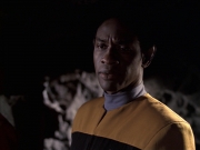 extant_StarTrek_VOY_6x21-LiveFastAndProsper_03487.jpg