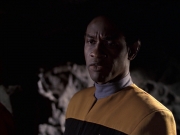 extant_StarTrek_VOY_6x21-LiveFastAndProsper_03488.jpg