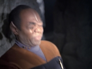 extant_StarTrek_VOY_6x21-LiveFastAndProsper_03490.jpg