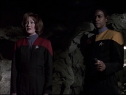 extant_StarTrek_VOY_6x21-LiveFastAndProsper_03509.jpg