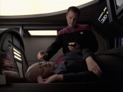 extant_StarTrek_VOY_6x21-LiveFastAndProsper_03525.jpg