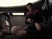 extant_StarTrek_VOY_6x21-LiveFastAndProsper_03535.jpg