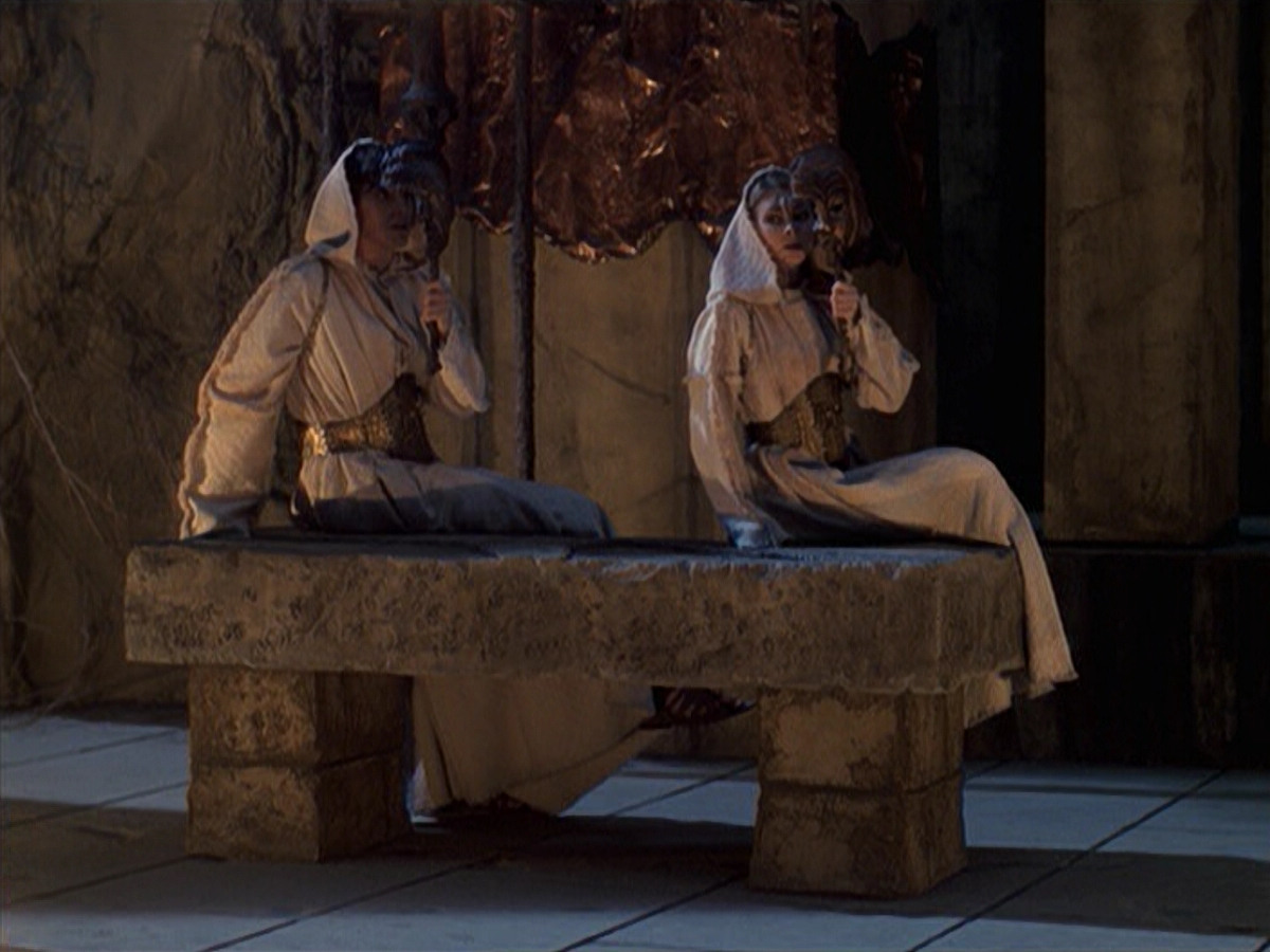 extant_StarTrek_VOY_6x22-Muse_00056.jpg