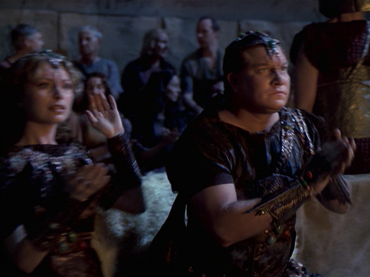 extant_StarTrek_VOY_6x22-Muse_00126.jpg
