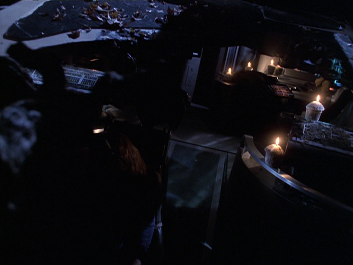 extant_StarTrek_VOY_6x22-Muse_00264.jpg