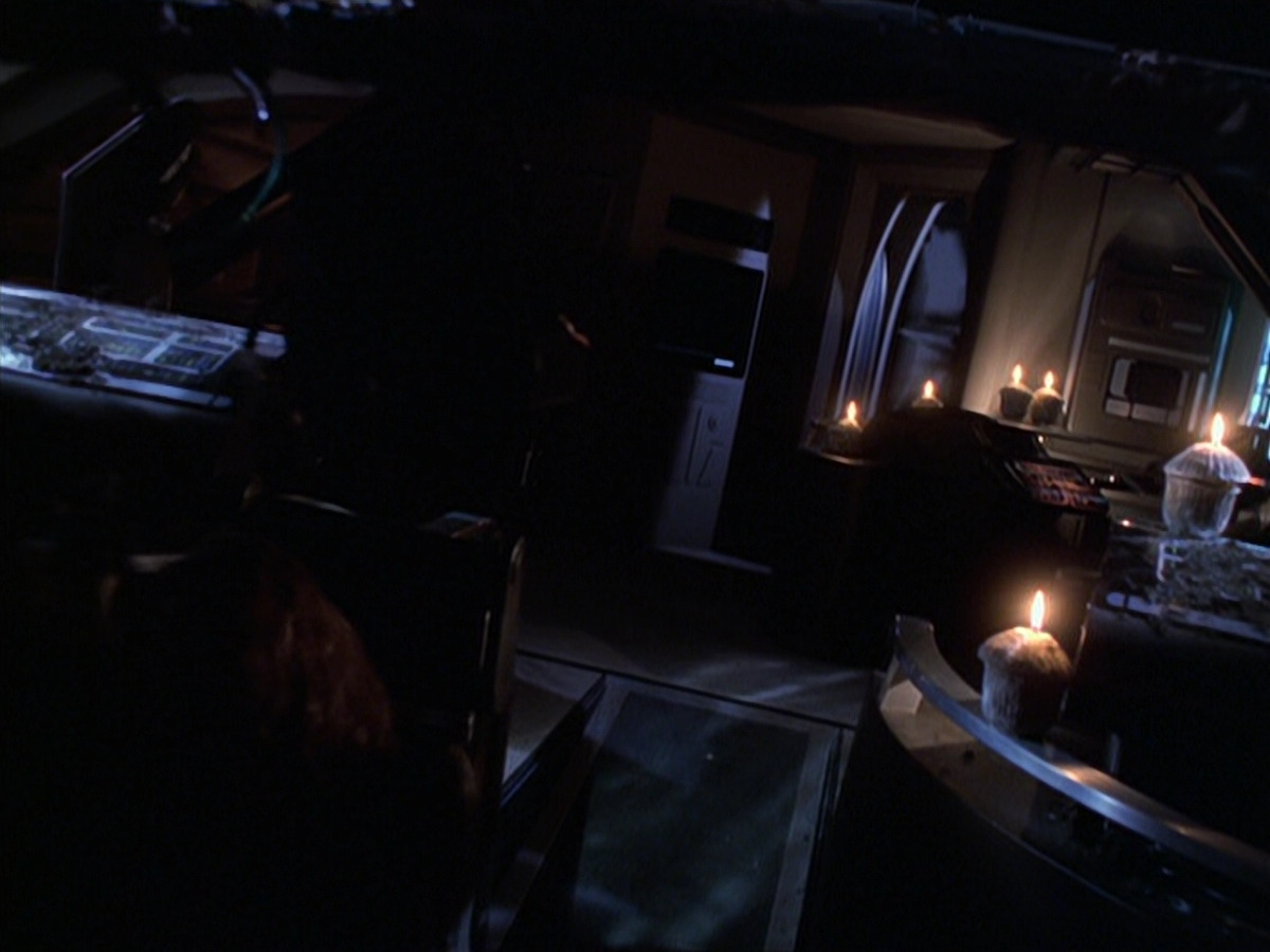 extant_StarTrek_VOY_6x22-Muse_00269.jpg