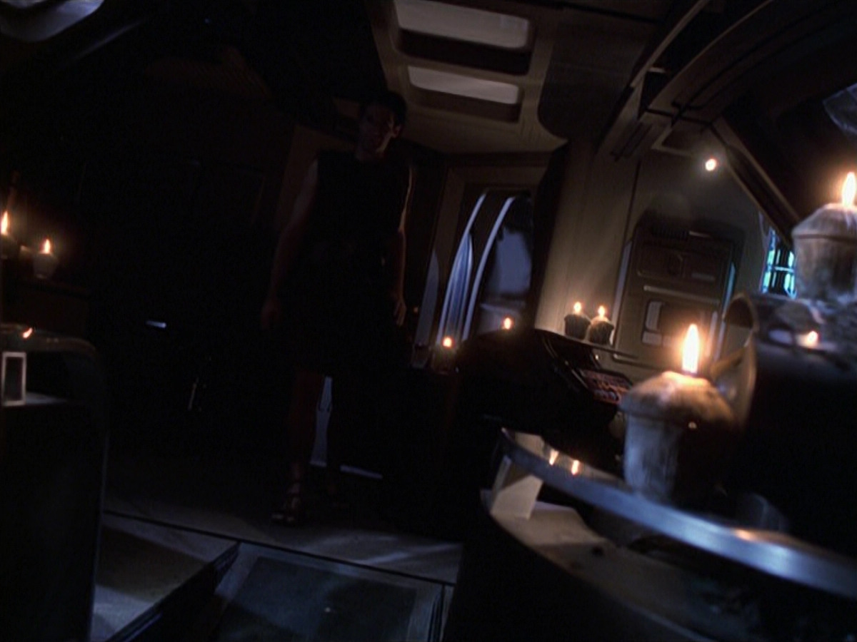 extant_StarTrek_VOY_6x22-Muse_00283.jpg