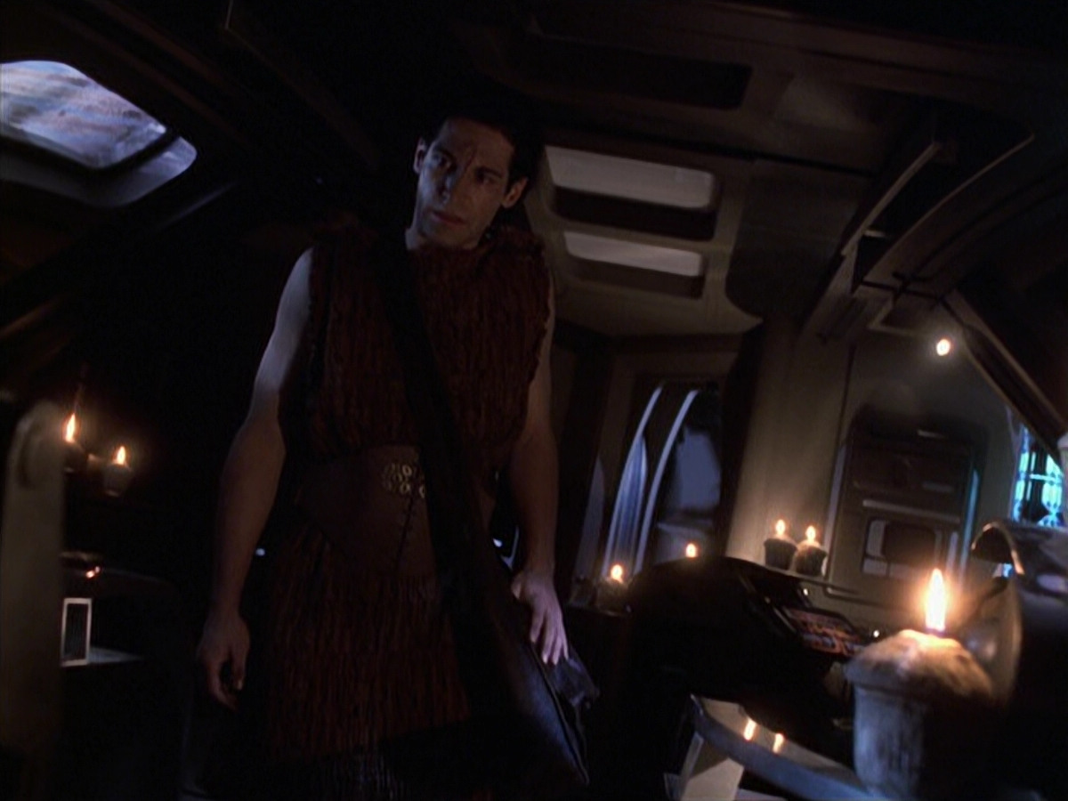 extant_StarTrek_VOY_6x22-Muse_00289.jpg