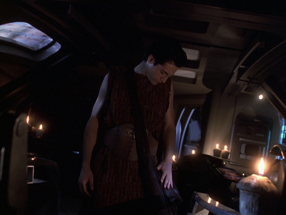 extant_StarTrek_VOY_6x22-Muse_00292.jpg