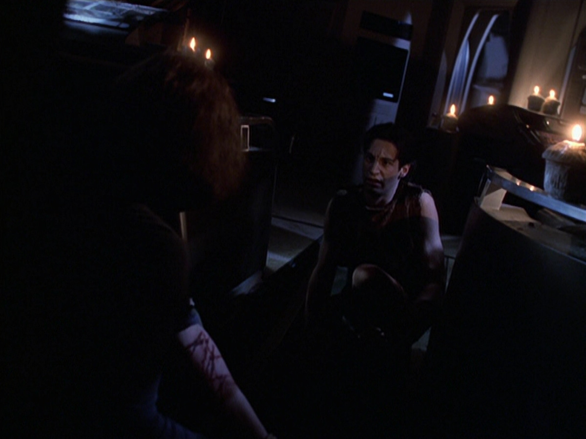 extant_StarTrek_VOY_6x22-Muse_00481.jpg
