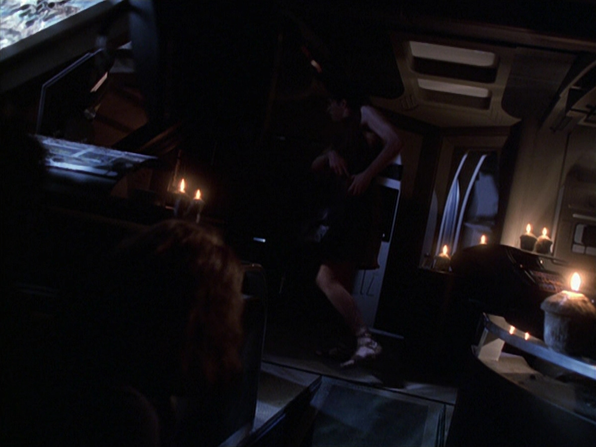 extant_StarTrek_VOY_6x22-Muse_00539.jpg