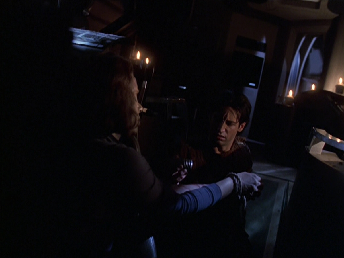 extant_StarTrek_VOY_6x22-Muse_00588.jpg