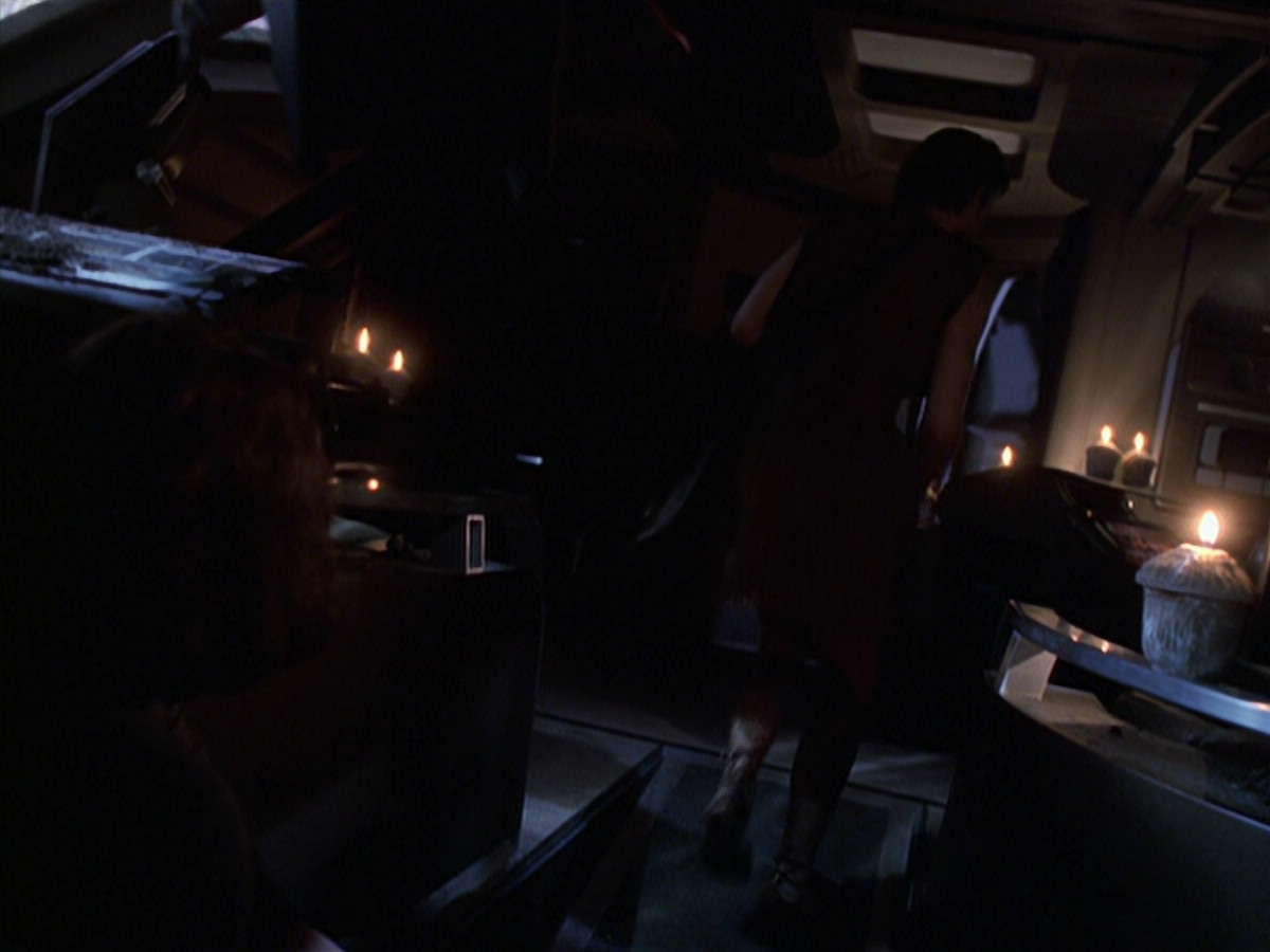 extant_StarTrek_VOY_6x22-Muse_00656.jpg