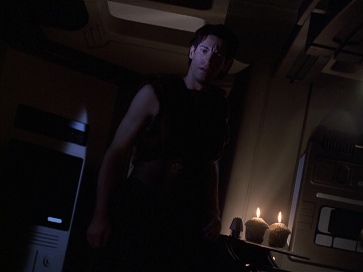 extant_StarTrek_VOY_6x22-Muse_00679.jpg