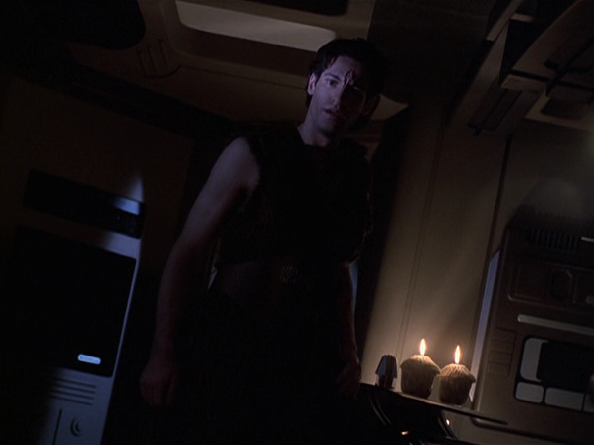 extant_StarTrek_VOY_6x22-Muse_00691.jpg