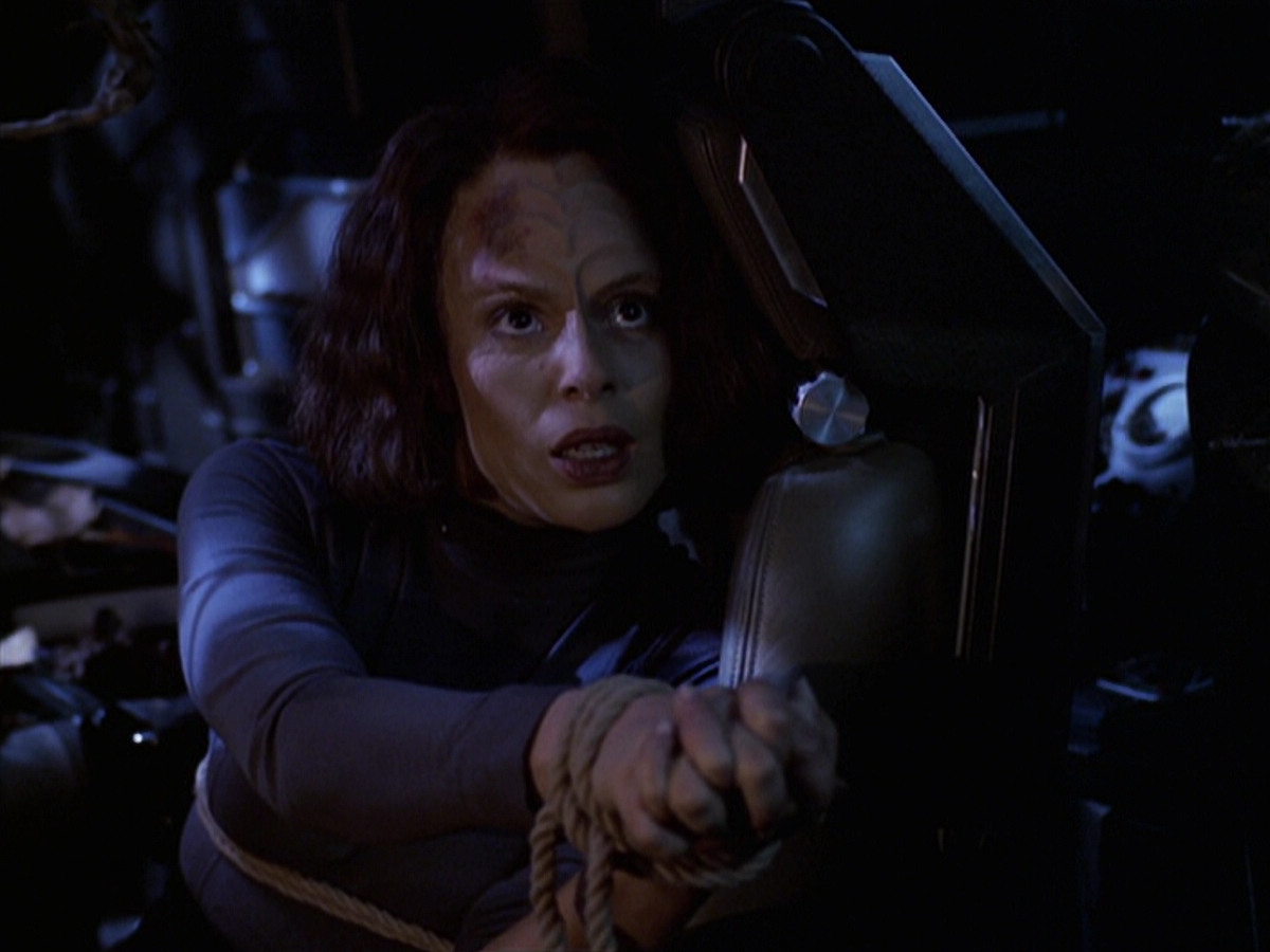 extant_StarTrek_VOY_6x22-Muse_00780.jpg