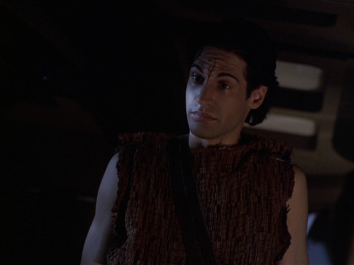 extant_StarTrek_VOY_6x22-Muse_00784.jpg