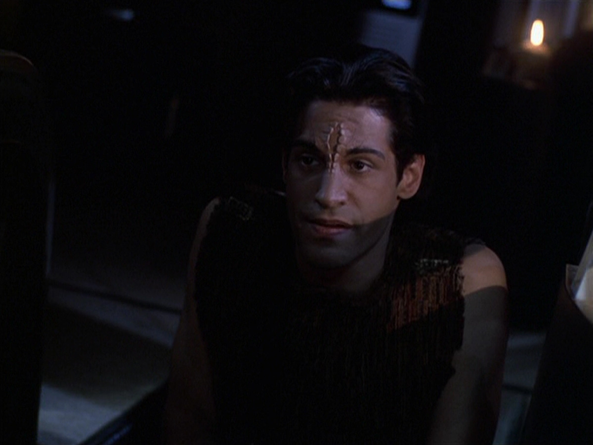 extant_StarTrek_VOY_6x22-Muse_00818.jpg