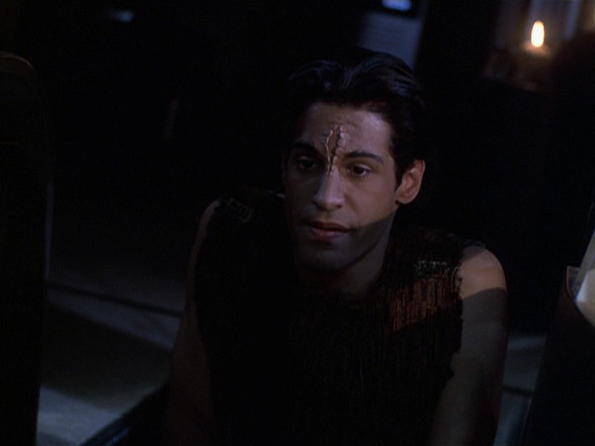 extant_StarTrek_VOY_6x22-Muse_00820.jpg