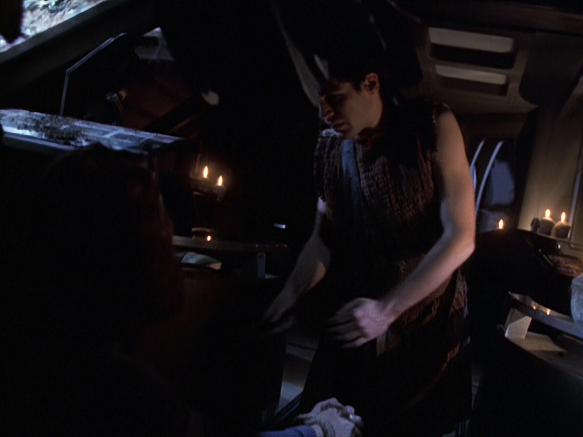 extant_StarTrek_VOY_6x22-Muse_00846.jpg