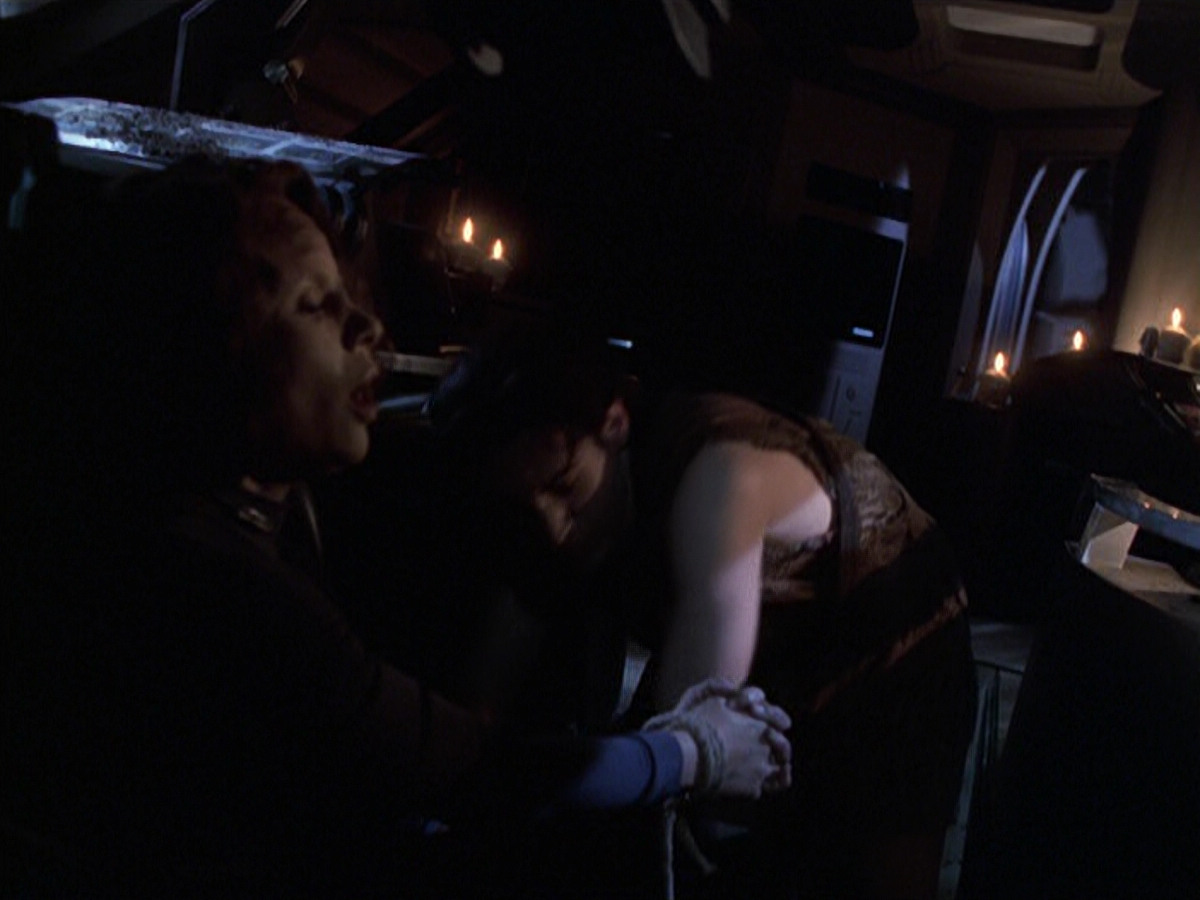 extant_StarTrek_VOY_6x22-Muse_00851.jpg
