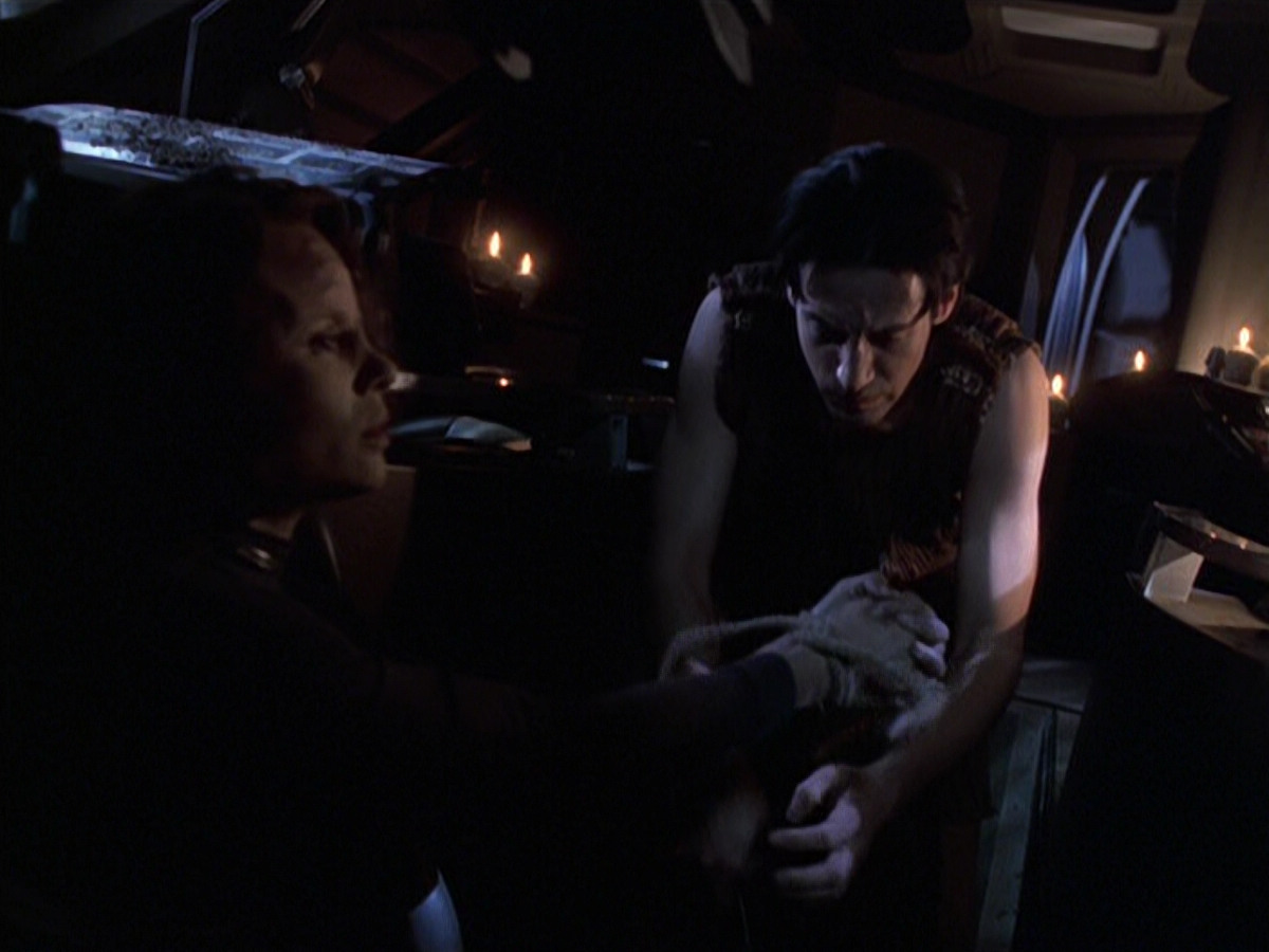 extant_StarTrek_VOY_6x22-Muse_00854.jpg