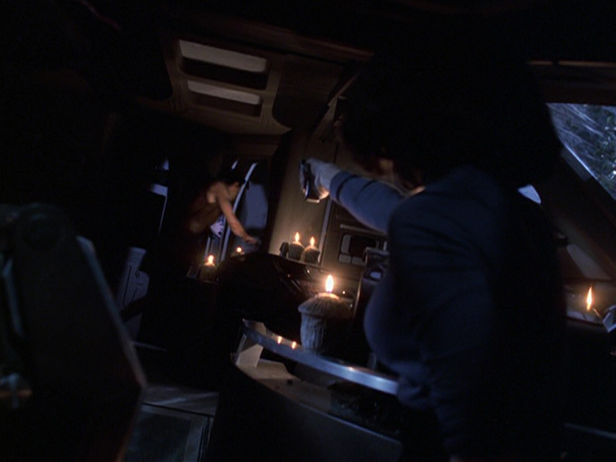 extant_StarTrek_VOY_6x22-Muse_00878.jpg