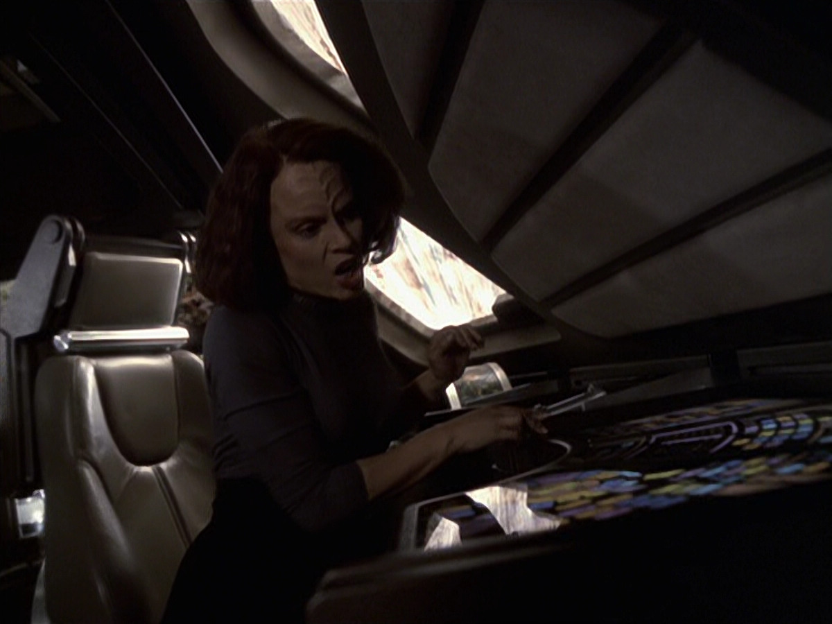 extant_StarTrek_VOY_6x22-Muse_00896.jpg