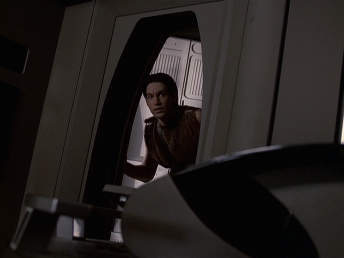 extant_StarTrek_VOY_6x22-Muse_00920.jpg