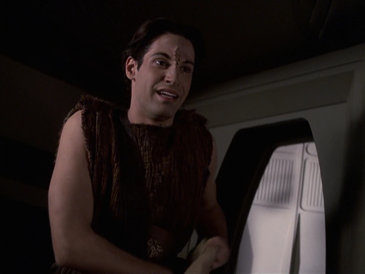extant_StarTrek_VOY_6x22-Muse_00927.jpg