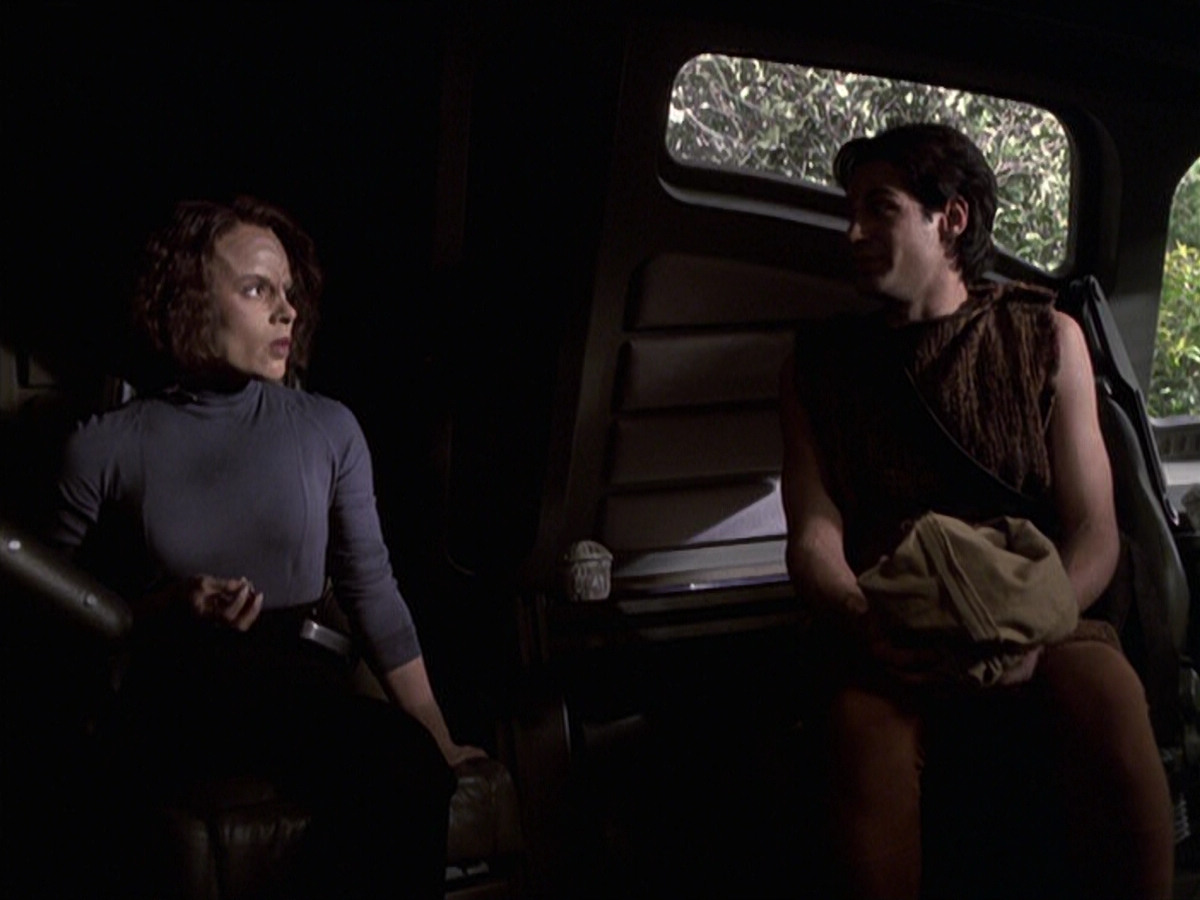 extant_StarTrek_VOY_6x22-Muse_00969.jpg
