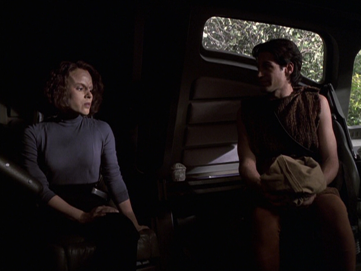 extant_StarTrek_VOY_6x22-Muse_00976.jpg