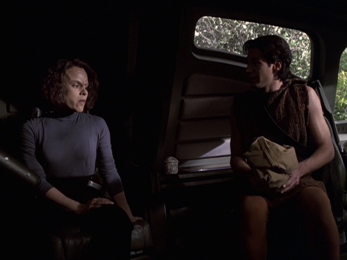 extant_StarTrek_VOY_6x22-Muse_00978.jpg