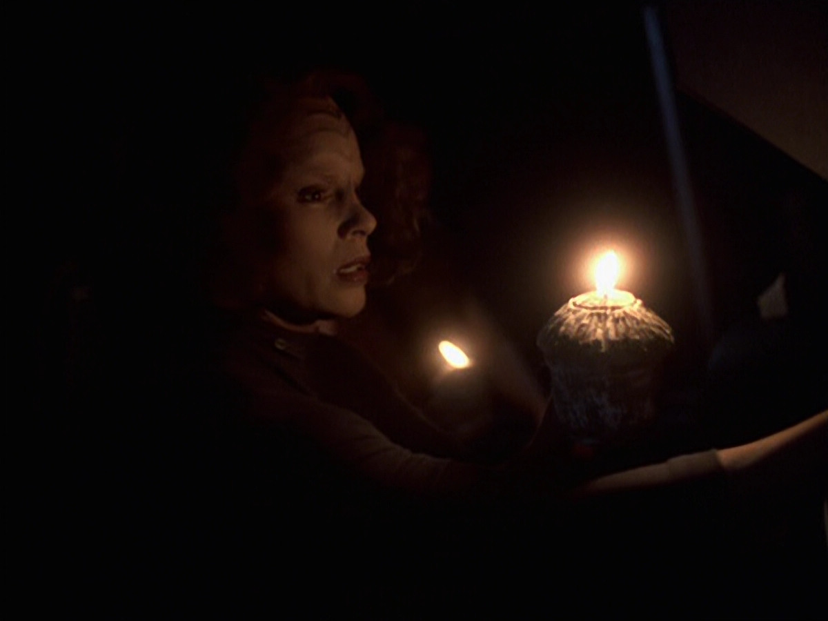 extant_StarTrek_VOY_6x22-Muse_01093.jpg