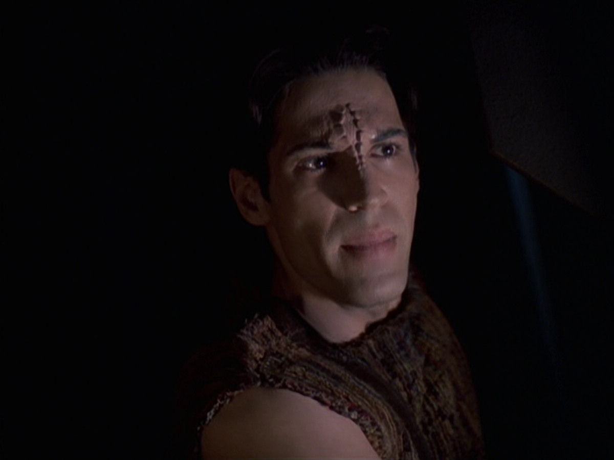 extant_StarTrek_VOY_6x22-Muse_01104.jpg