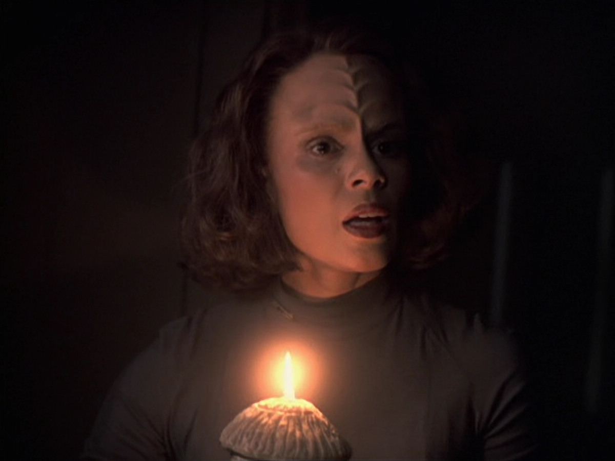 extant_StarTrek_VOY_6x22-Muse_01121.jpg