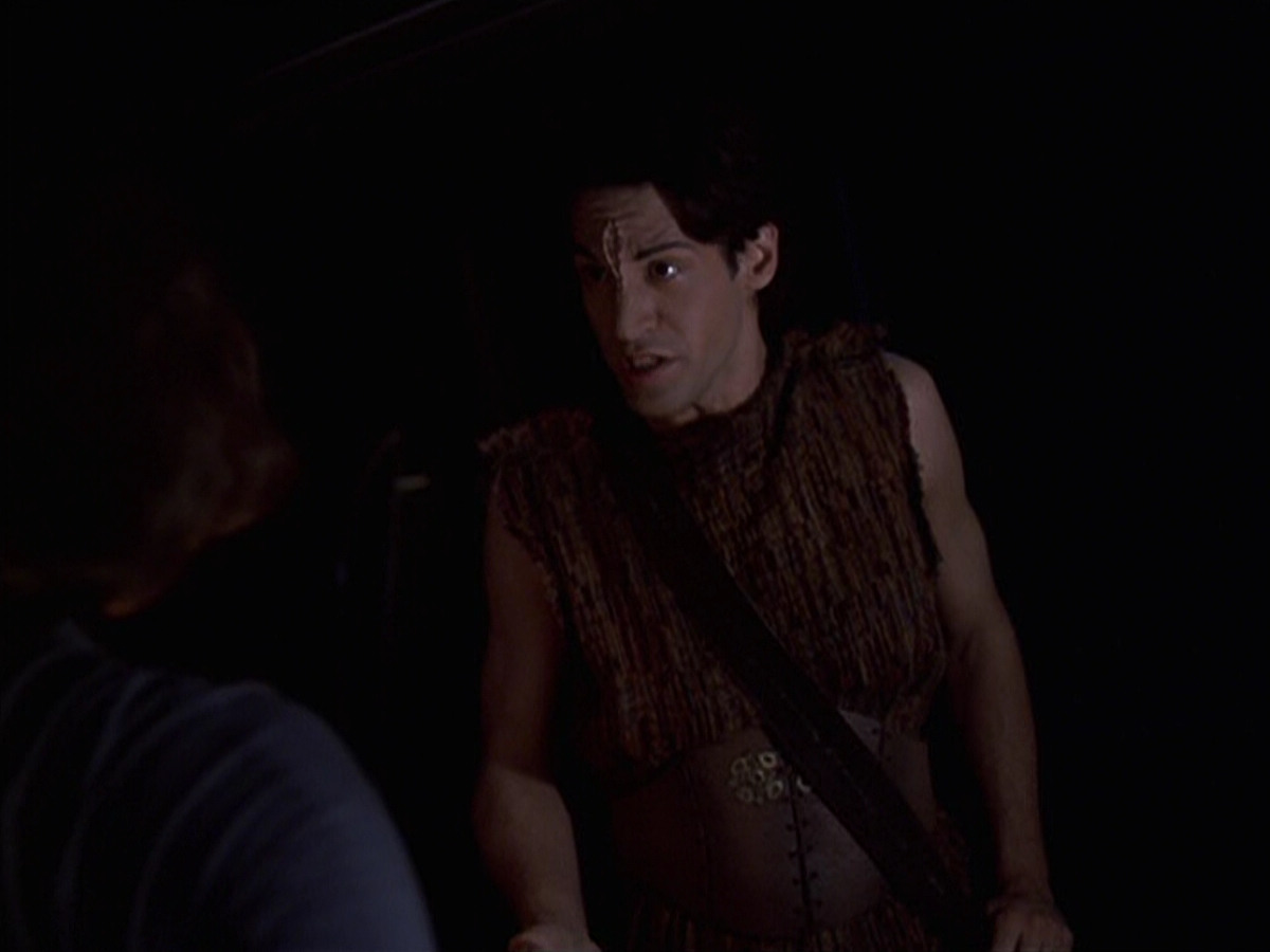 extant_StarTrek_VOY_6x22-Muse_01141.jpg