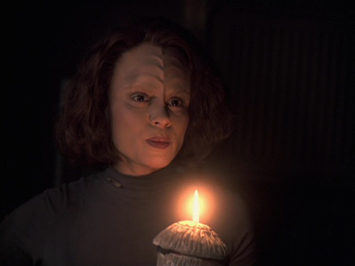 extant_StarTrek_VOY_6x22-Muse_01197.jpg