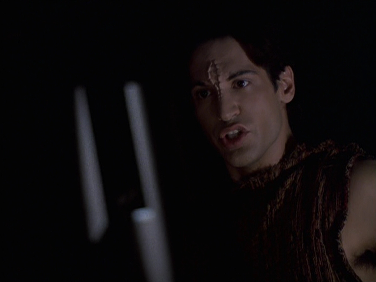 extant_StarTrek_VOY_6x22-Muse_01203.jpg