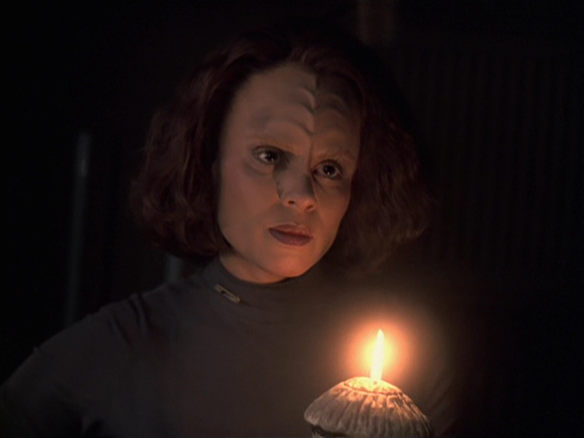 extant_StarTrek_VOY_6x22-Muse_01206.jpg