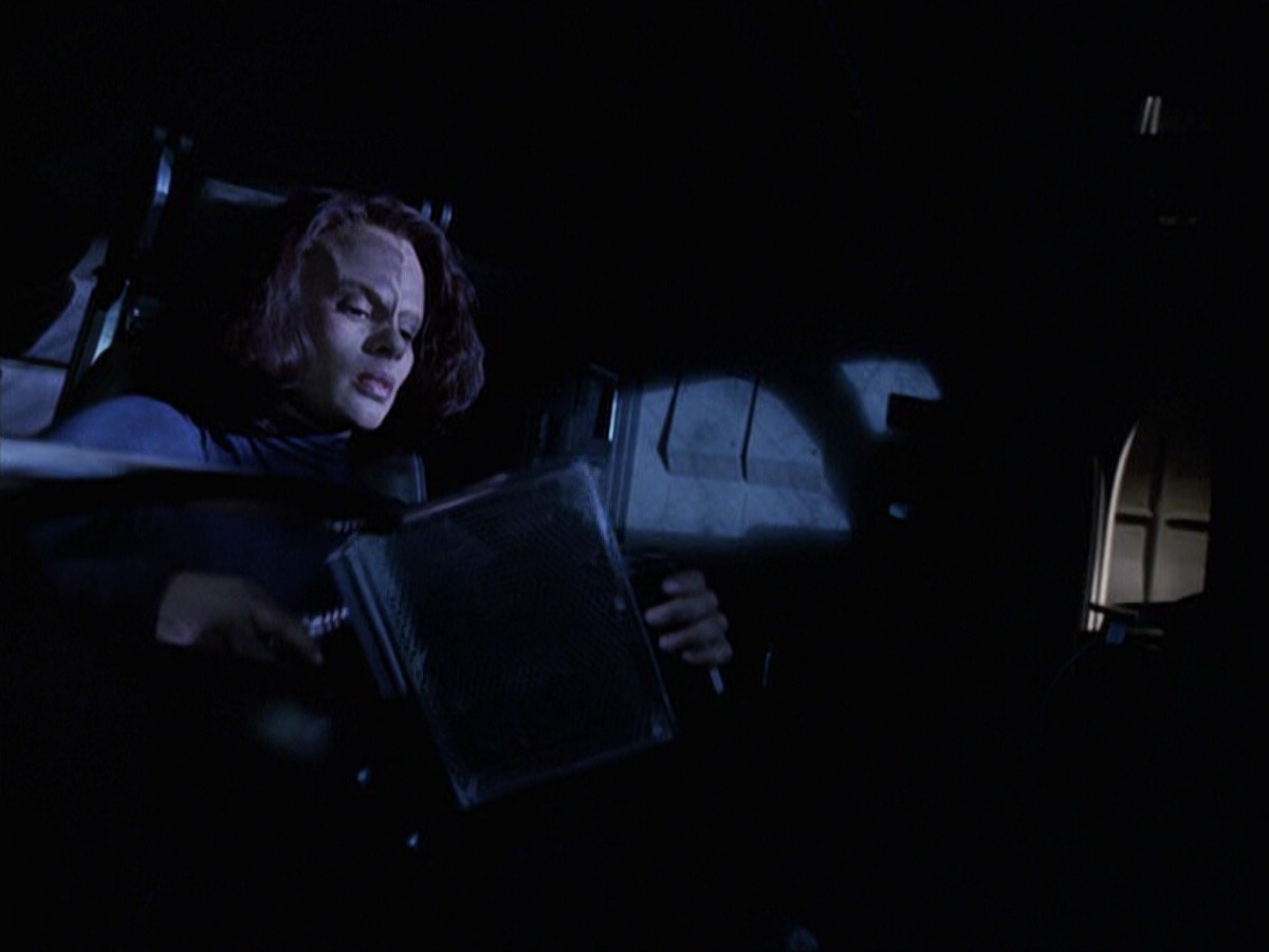 extant_StarTrek_VOY_6x22-Muse_01223.jpg