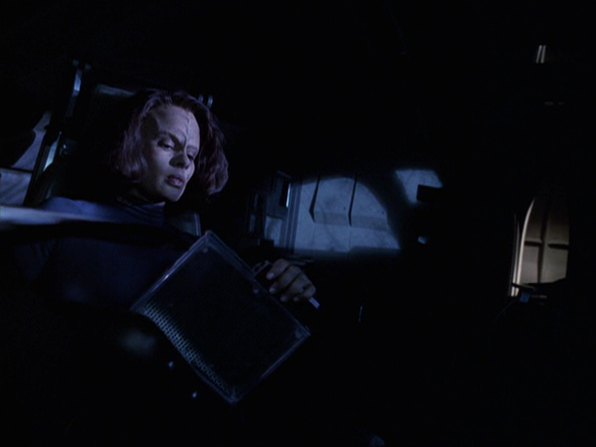 extant_StarTrek_VOY_6x22-Muse_01224.jpg