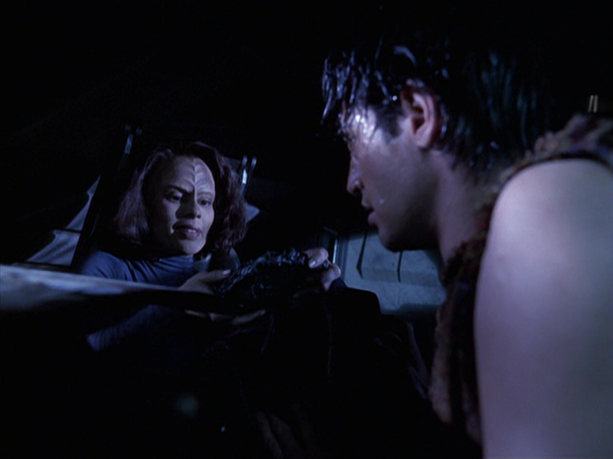 extant_StarTrek_VOY_6x22-Muse_01250.jpg